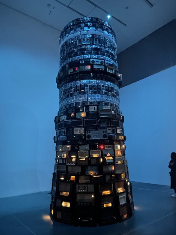 シウド・メイレリスの作品「バベルの塔」