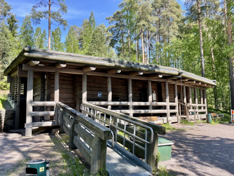 Kuusijärvi Sauna（クージャルヴィ・サウナ）のスモークサウナ小屋