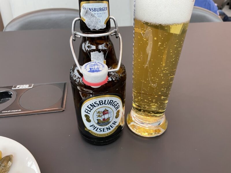ハンブルク空港の「airport lounge」で飲んだドイツの瓶ビール