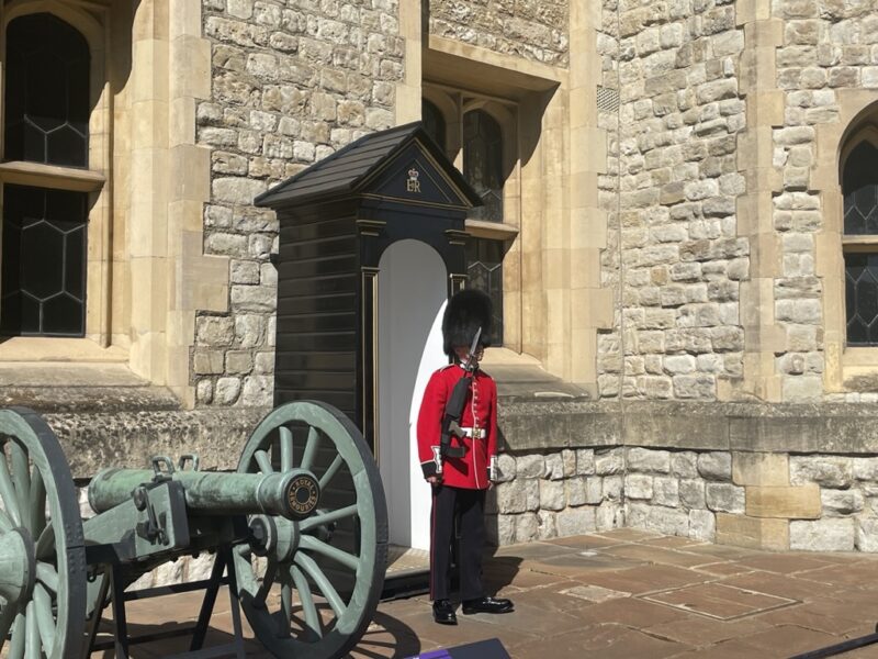 ロンドン塔のイギリス近衛兵
