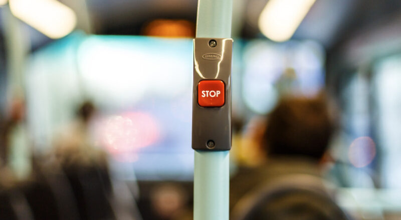ロンドンのバスの降車ボタン