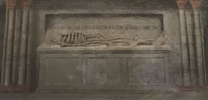 マザッチョ「聖三位一体」に描かれた骸骨