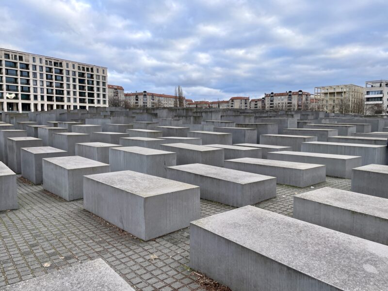 虐殺されたヨーロッパのユダヤ人のための記念碑